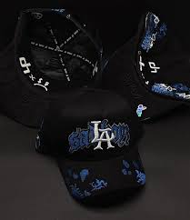 2 Fashionable baseball caps