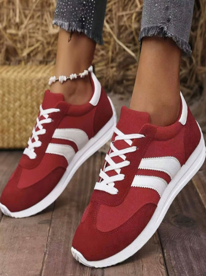 Fashionable women's athletic shoes, round-toe sneakers with thick soles