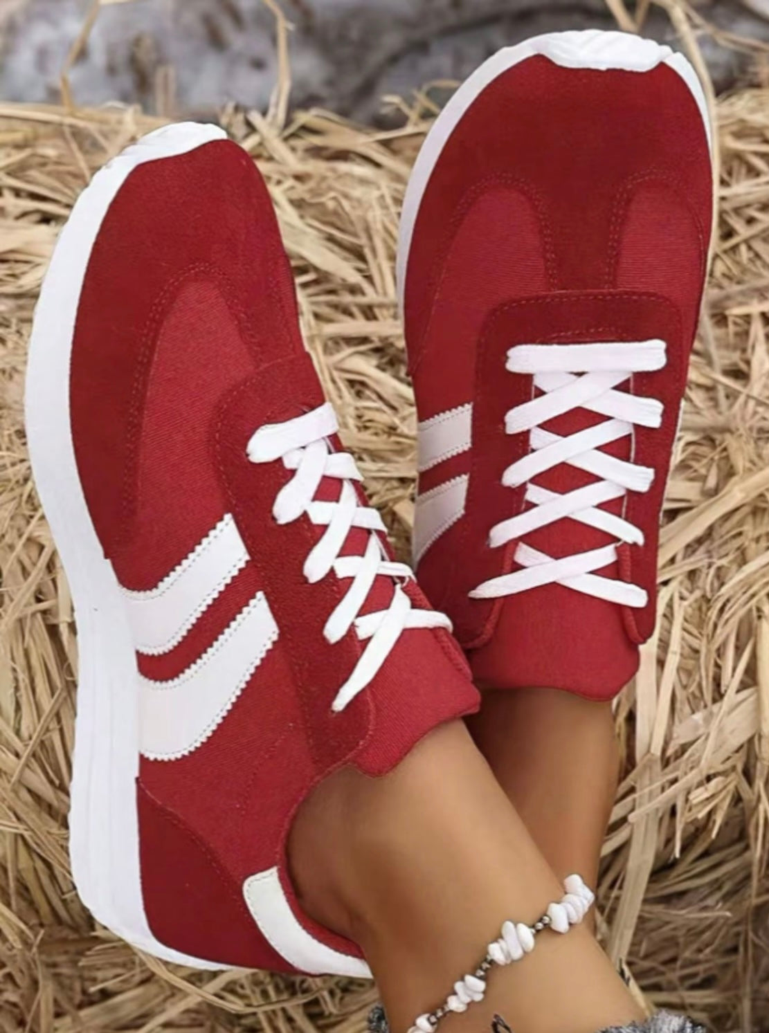 Fashionable women's athletic shoes, round-toe sneakers with thick soles