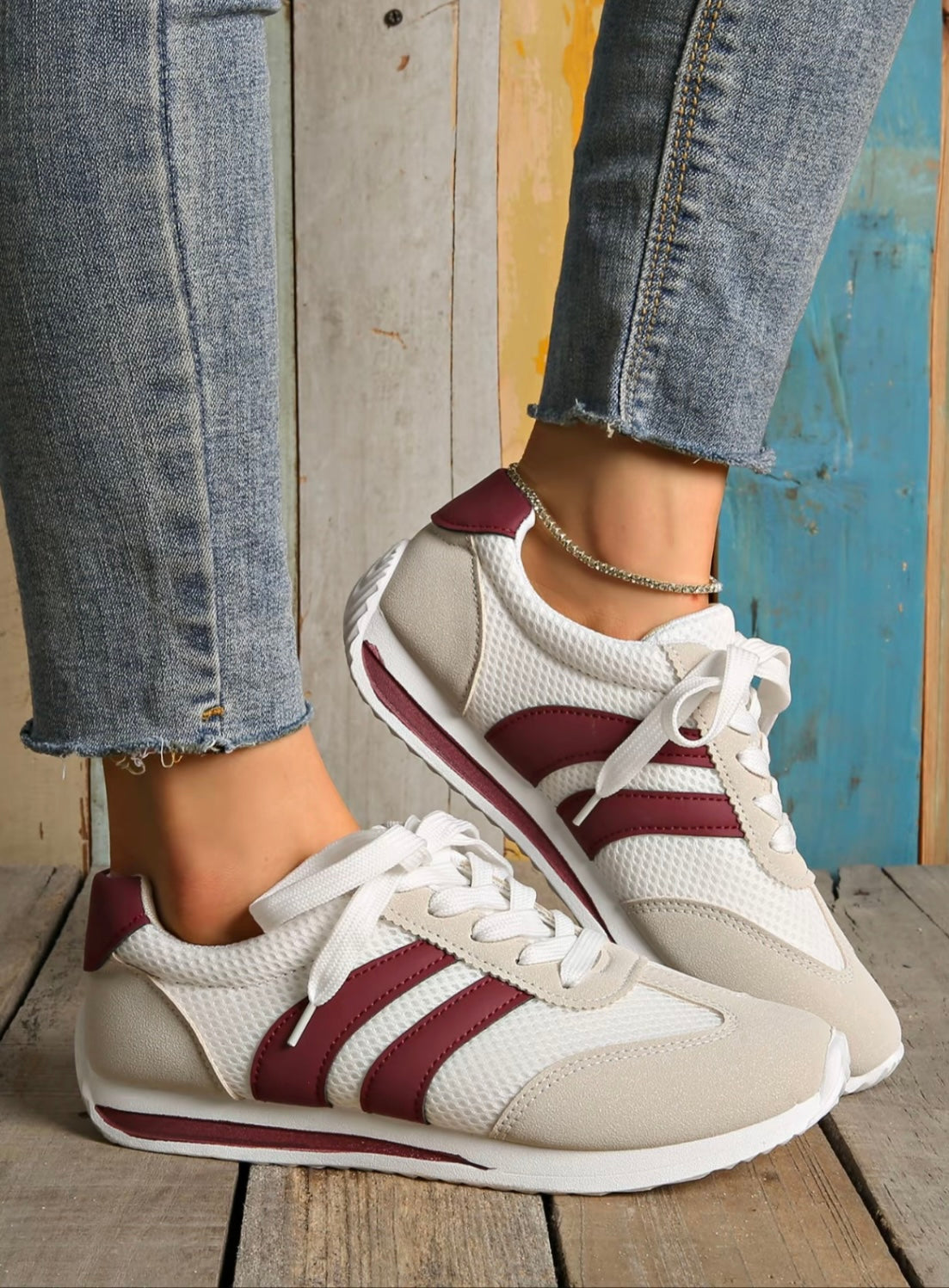 Fashionable women's athletic shoes, round-toe sneakers with thick soles