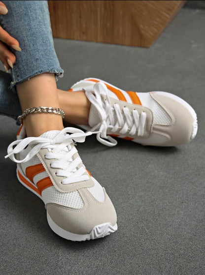 Fashionable women's athletic shoes, round-toe sneakers with thick soles