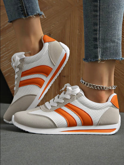 Fashionable women's athletic shoes, round-toe sneakers with thick soles