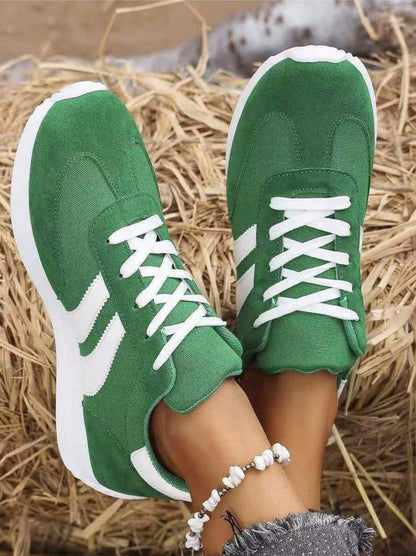 Fashionable women's athletic shoes, round-toe sneakers with thick soles
